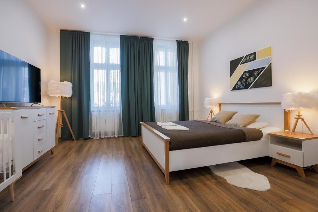 Family Apartment オストラヴァ エクステリア 写真