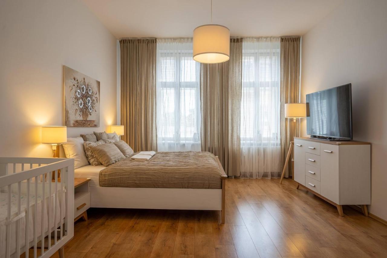 Family Apartment オストラヴァ エクステリア 写真